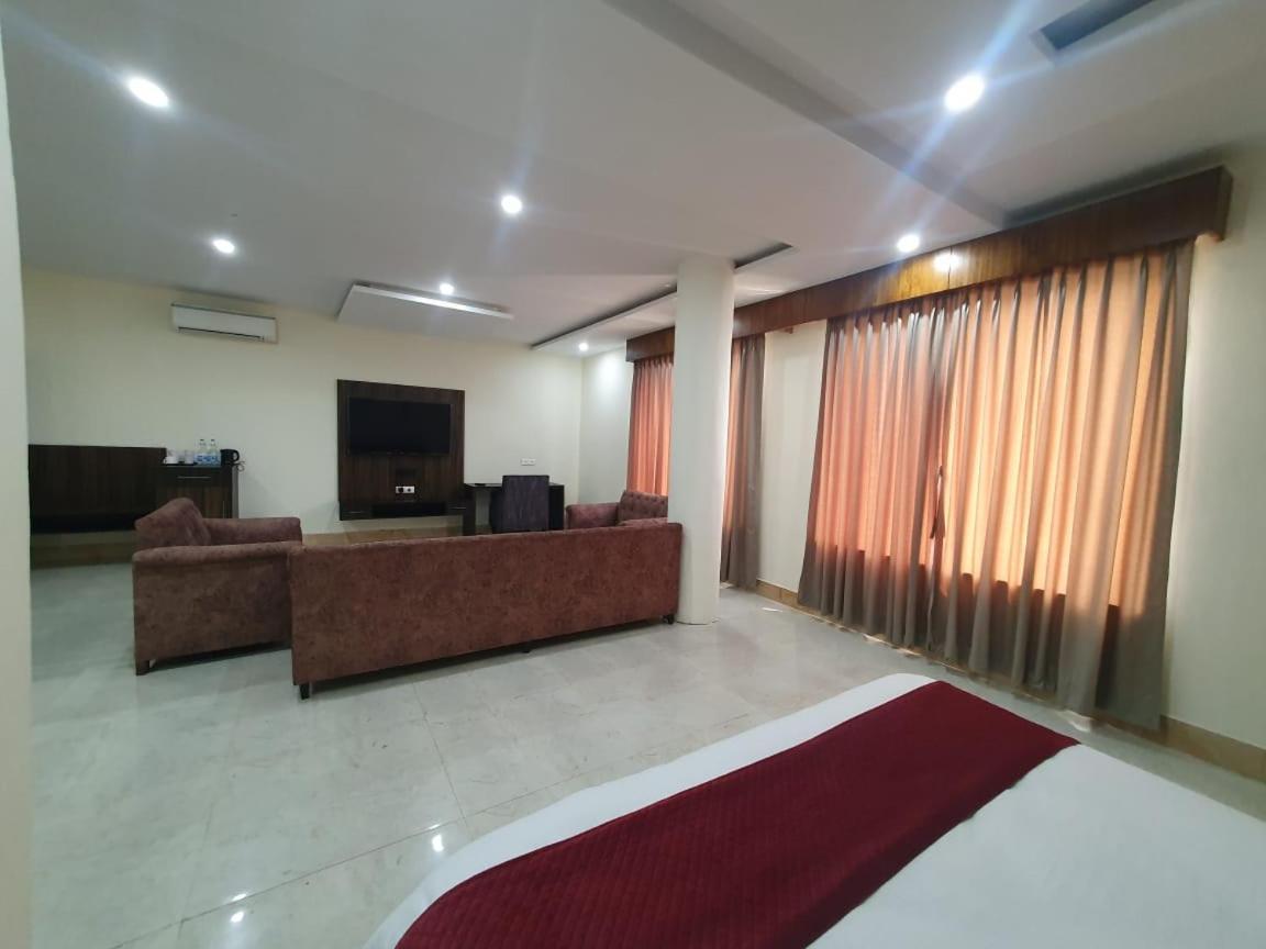 Akash Hotel Managed By Jk Hotels & Resorts Kathua Exterior foto